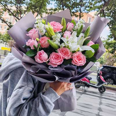 商丘11朵戴安娜粉玫瑰百合，与你一起追逐梦想